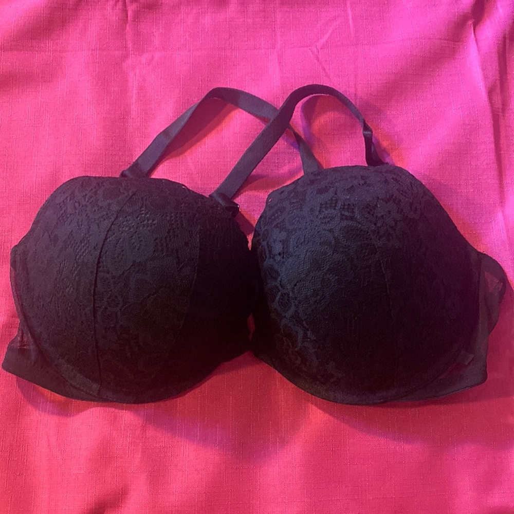 Victoria Secret Push up Bra Size 34DDD Black Lace